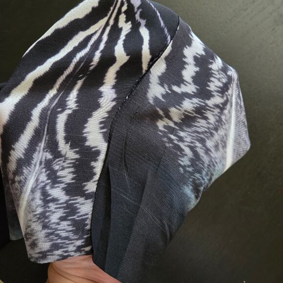 All Saints Helena Piuma Silk Trouser Feathers Print Size 2 Black Artsy Statement - Picture 11 of 16